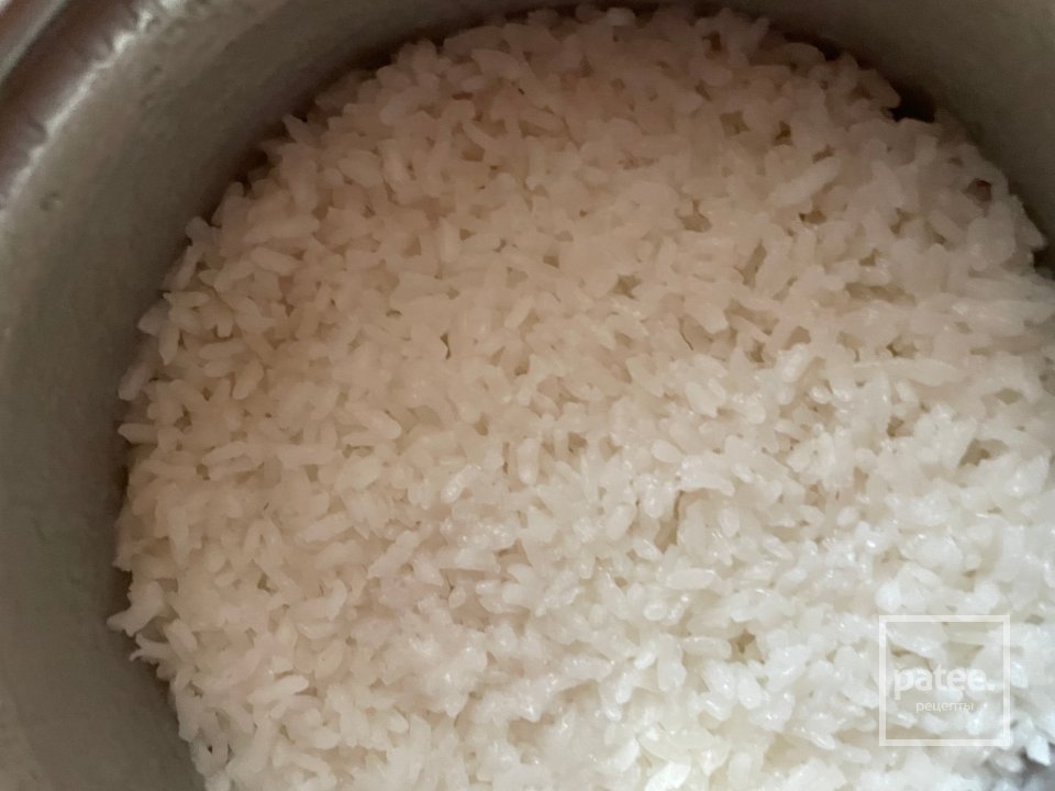 Жаренный рис с колбасками и овощами. - Шаг 4