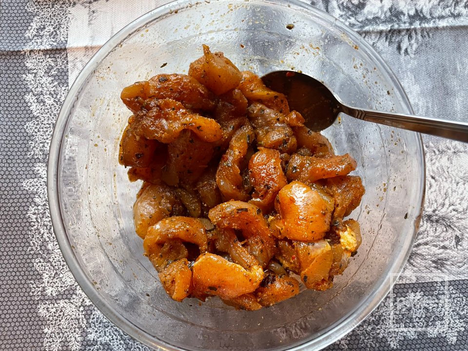 Паста с курицей в томатно-сливочном соусе. - Шаг 1