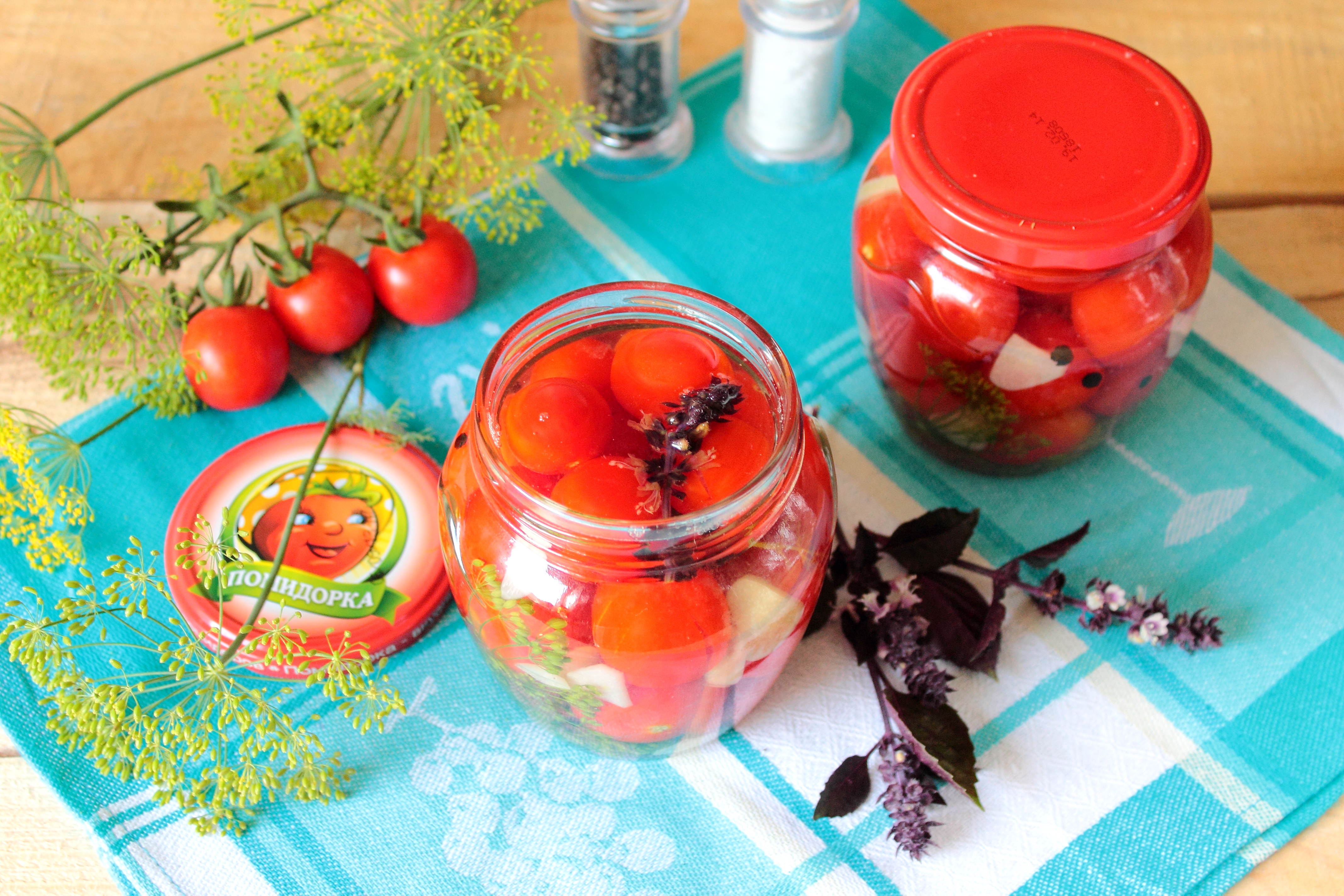 Помидоры маринованные с растительным маслом